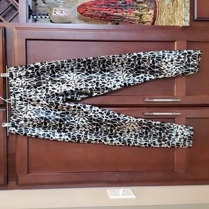 Body Wrappers print legging, adult size small